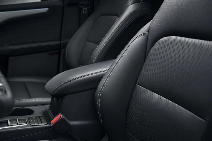 Ford Escape vs Honda CR-V Interior