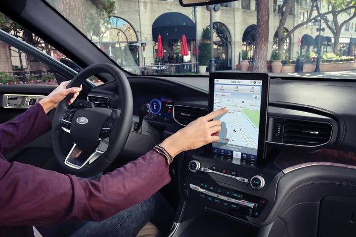 Ford Explorer vs Toyota Highlander Technology