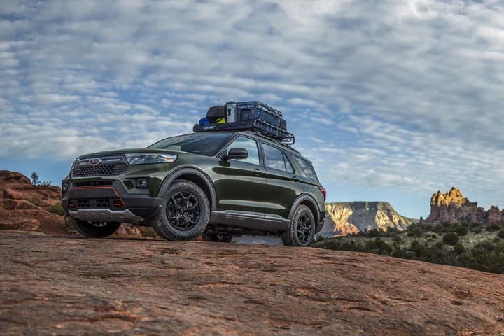 Ford Explorer vs Toyota Highlander Safety Features 