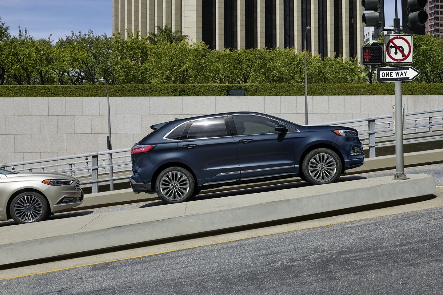 2023 Ford Edge SE