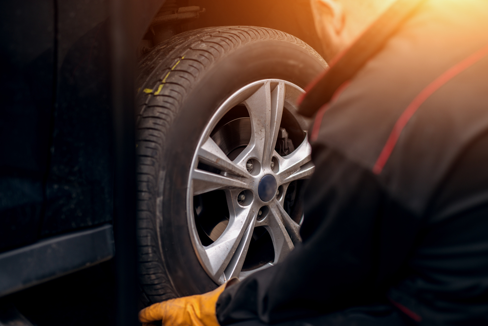 Ford Wheel Alignment Service near Granite City, IL: Signs, Benefits & Tire Protection
